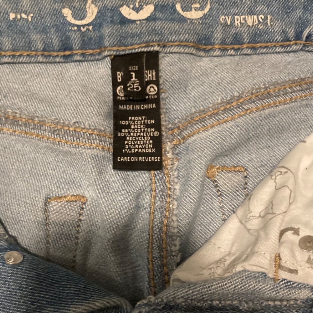 Jean - Picture 3 of 3